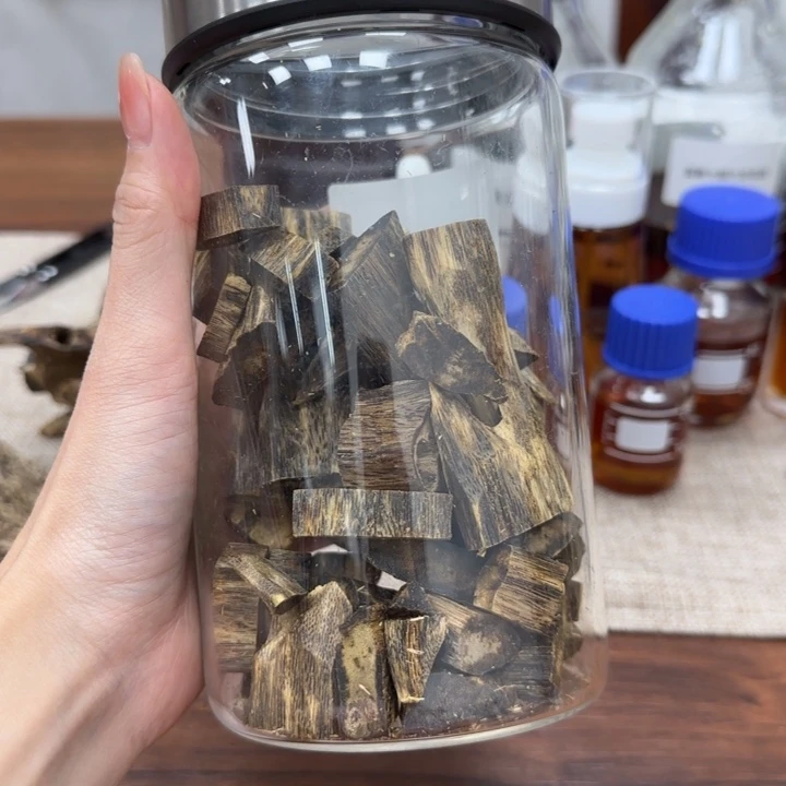 蓝***9沉香沉香碎屑块料142g