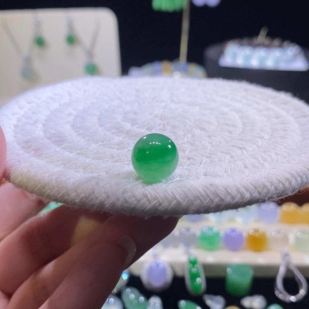 翡翠未镶嵌颈饰冰辣阳绿珠卡11.2