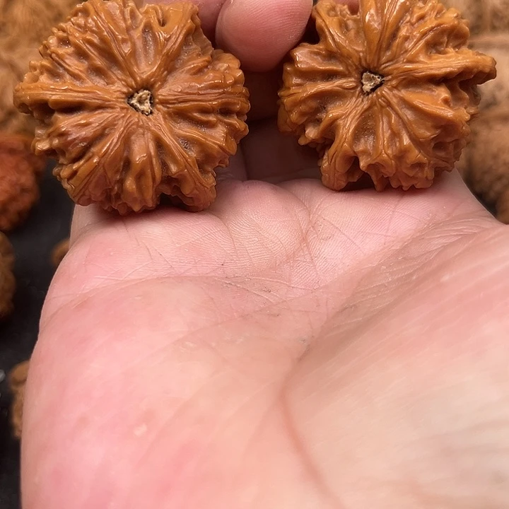 嘿***了吊坠文玩核桃你们都在