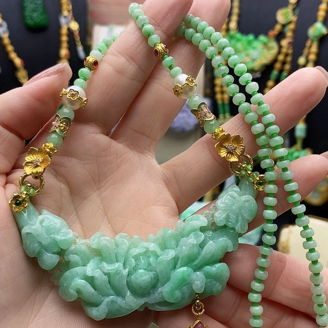 翡翠颈饰未镶嵌天然