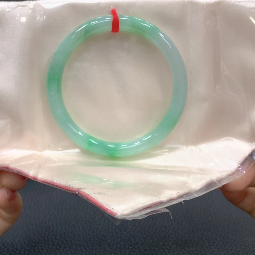 【闪购商品】翡翠手镯未镶嵌薛*～翡翠