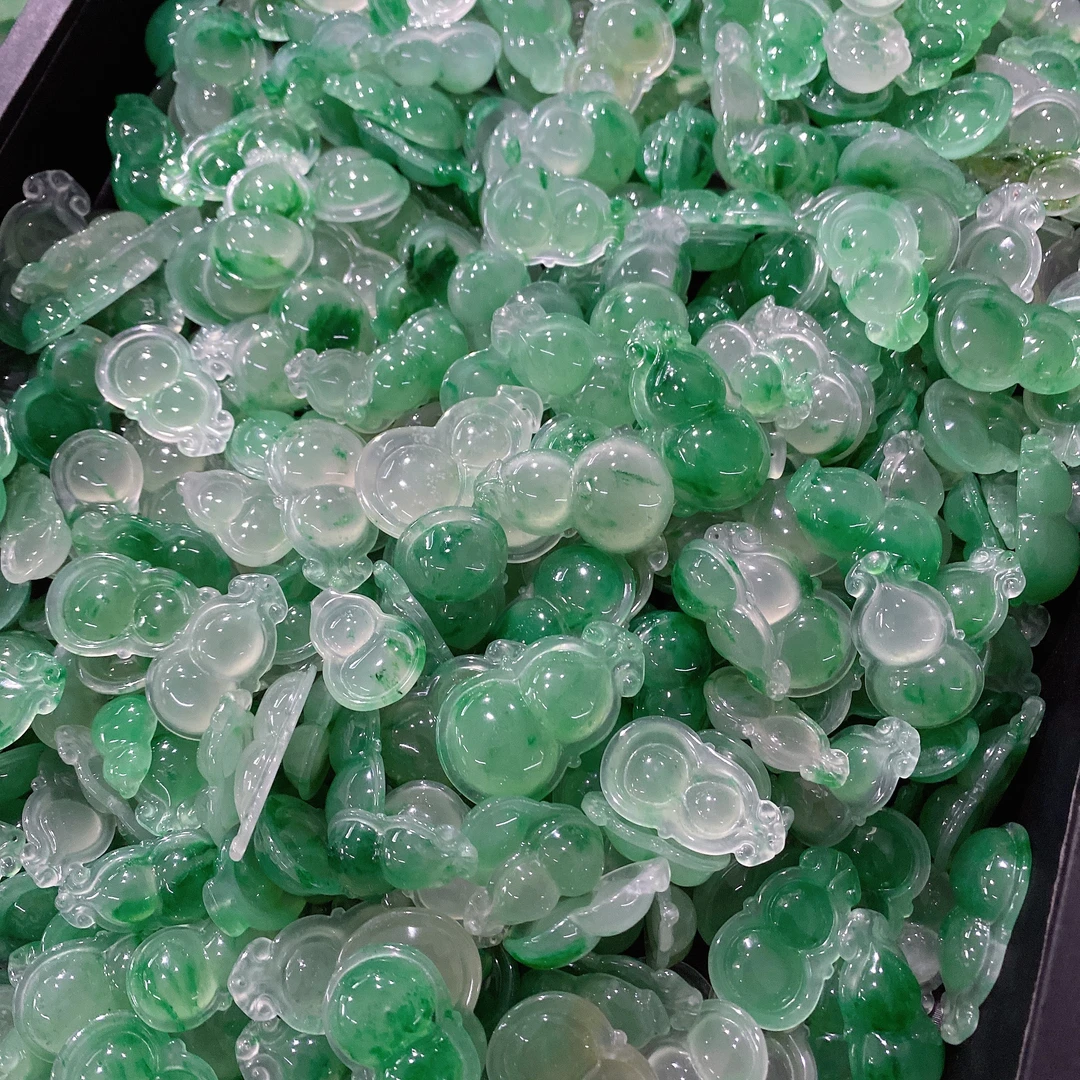 非洲翠冰飘花葫芦吊坠（多样性发货发其一）