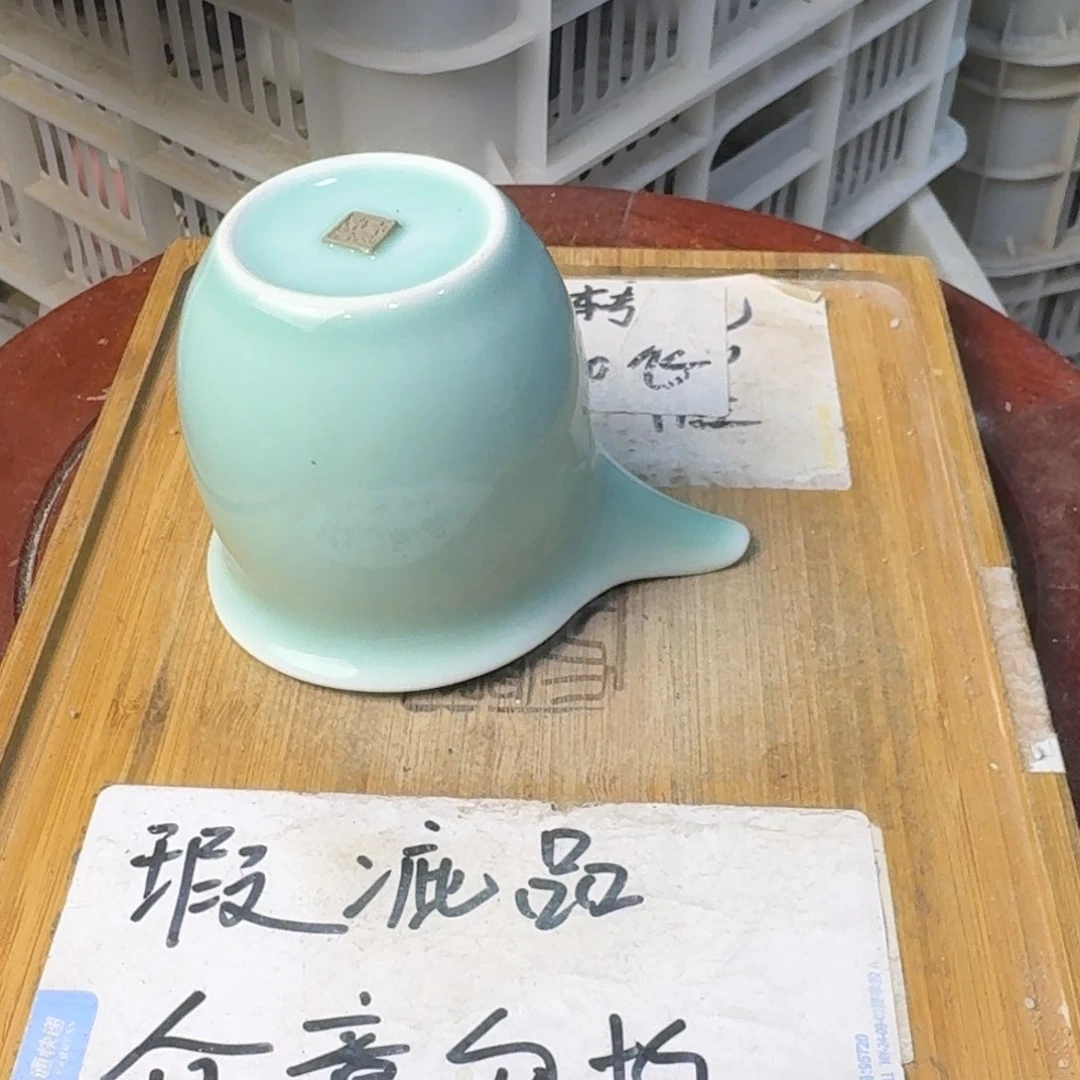 瑕疵介意勿拍陶瓷器皿F164