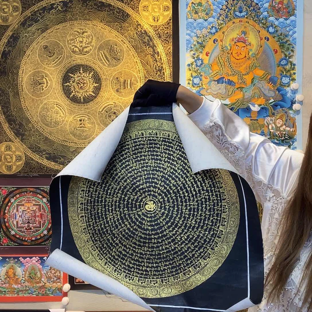 卷轴画纯手绘唐卡六字真言50厘米左右