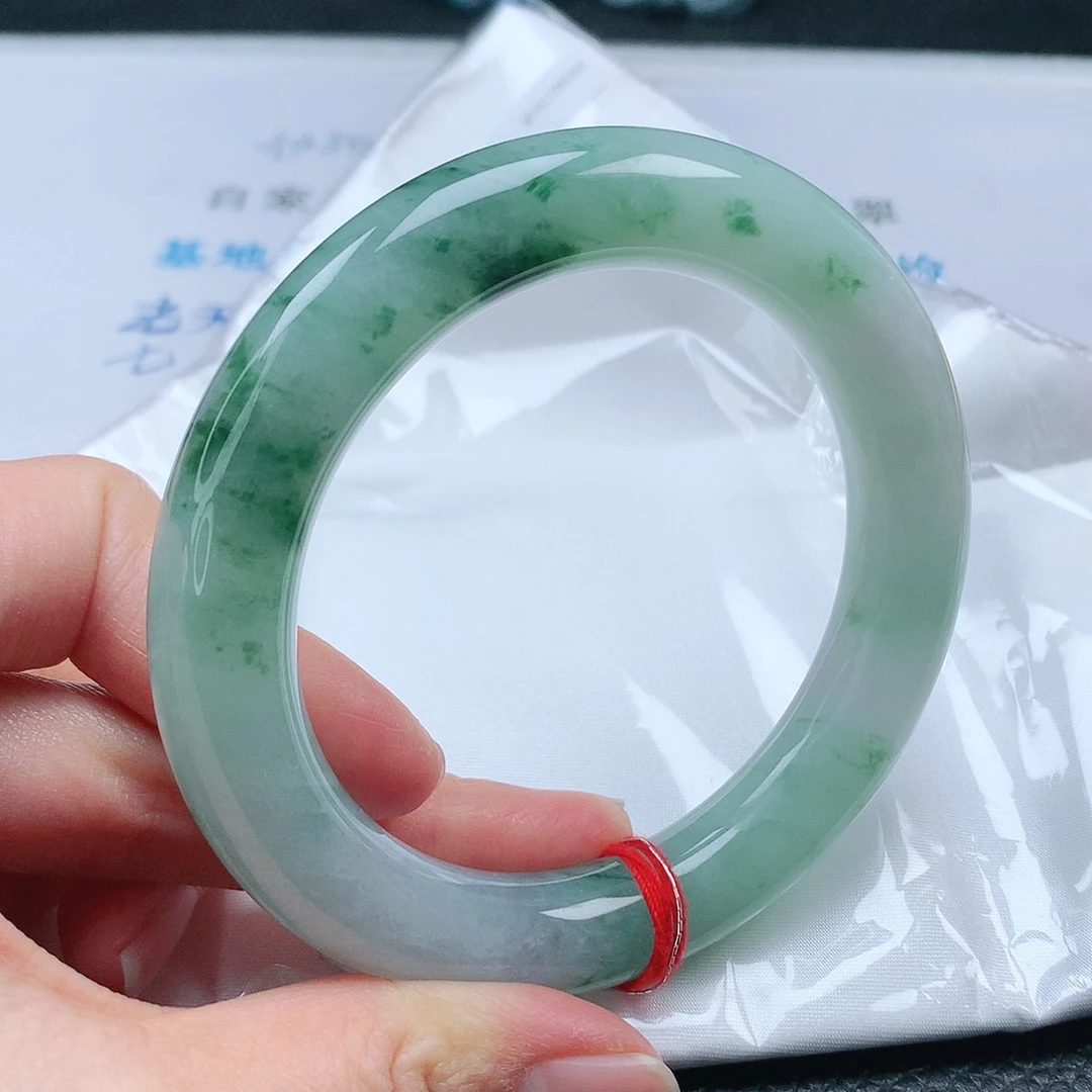 翡翠手镯（圆镯）未镶嵌60➕圆
