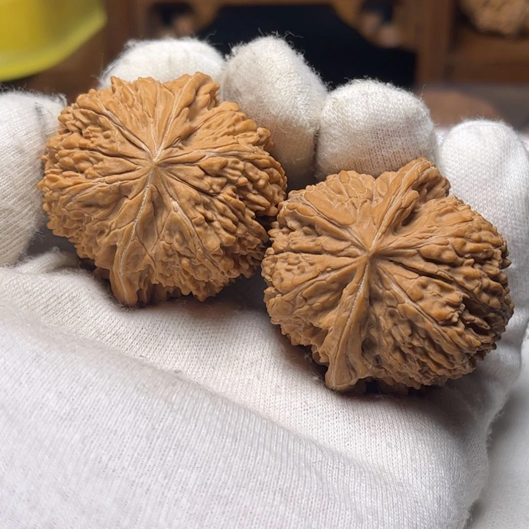 文玩核桃吊坠邹*帅狮子头137