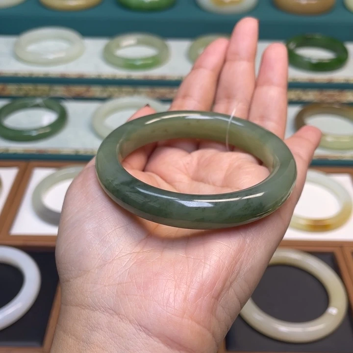 和田玉手镯未镶嵌56