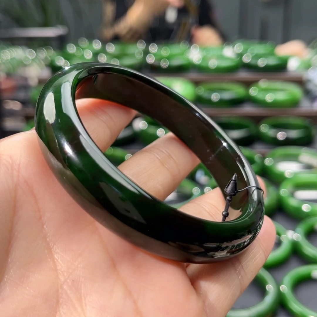 未镶嵌手镯和田玉（碧玉）