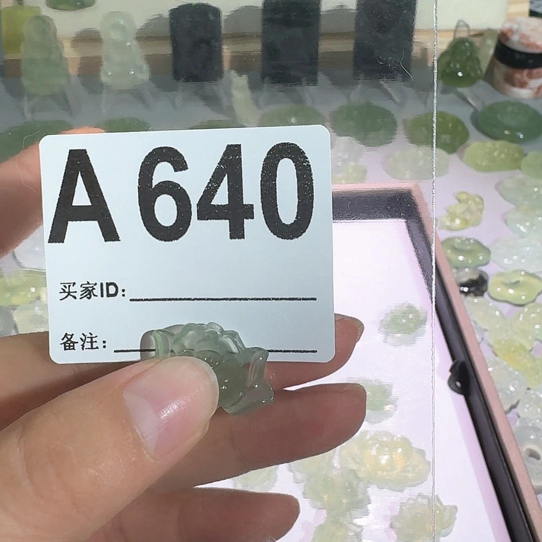 乖***滴未镶嵌岫玉颈饰精美礼品