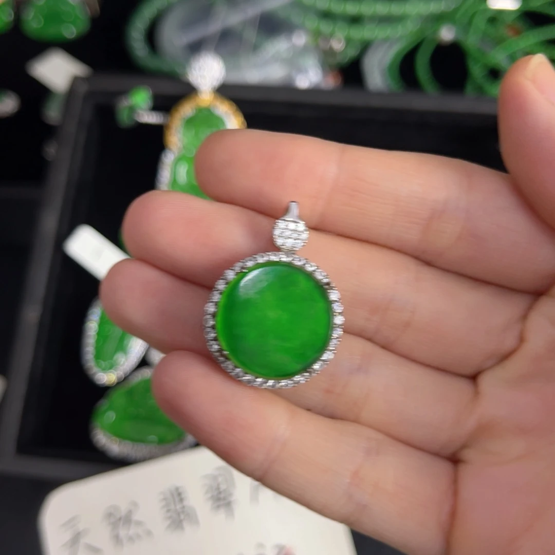 翡翠银S925镶嵌戒指翡翠吊坠