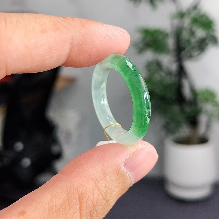 翡翠未镶嵌戒指18号