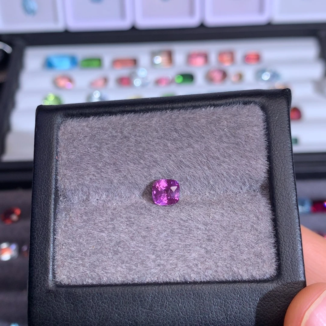 蓝宝石裸石1.075克拉