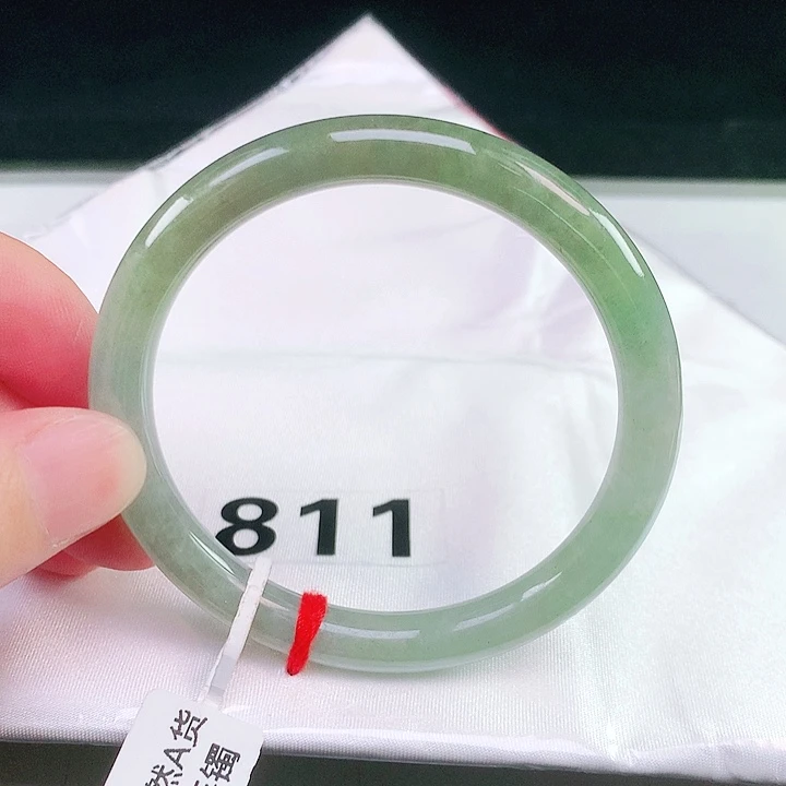 翡翠未镶嵌手镯（圆镯）811