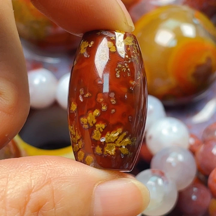 玛瑙/玉髓战国红玛瑙手串未镶嵌小*娃