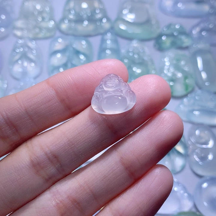 翡翠颈饰未镶嵌佛