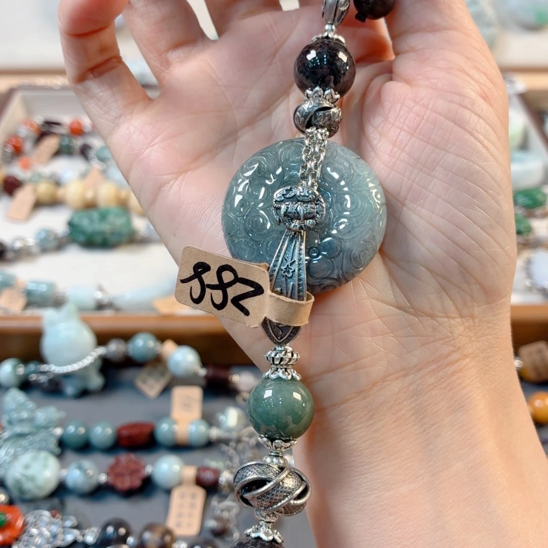 凯****未镶嵌手链翡翠手串