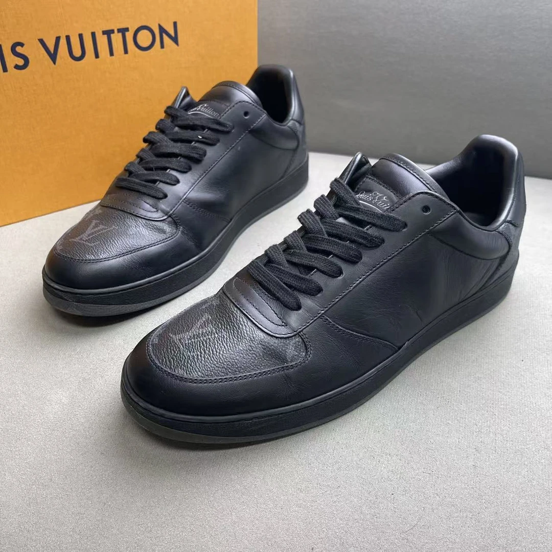 95新 LouisVuitton/路易威登 黑色皮面前后老花时尚板鞋40码