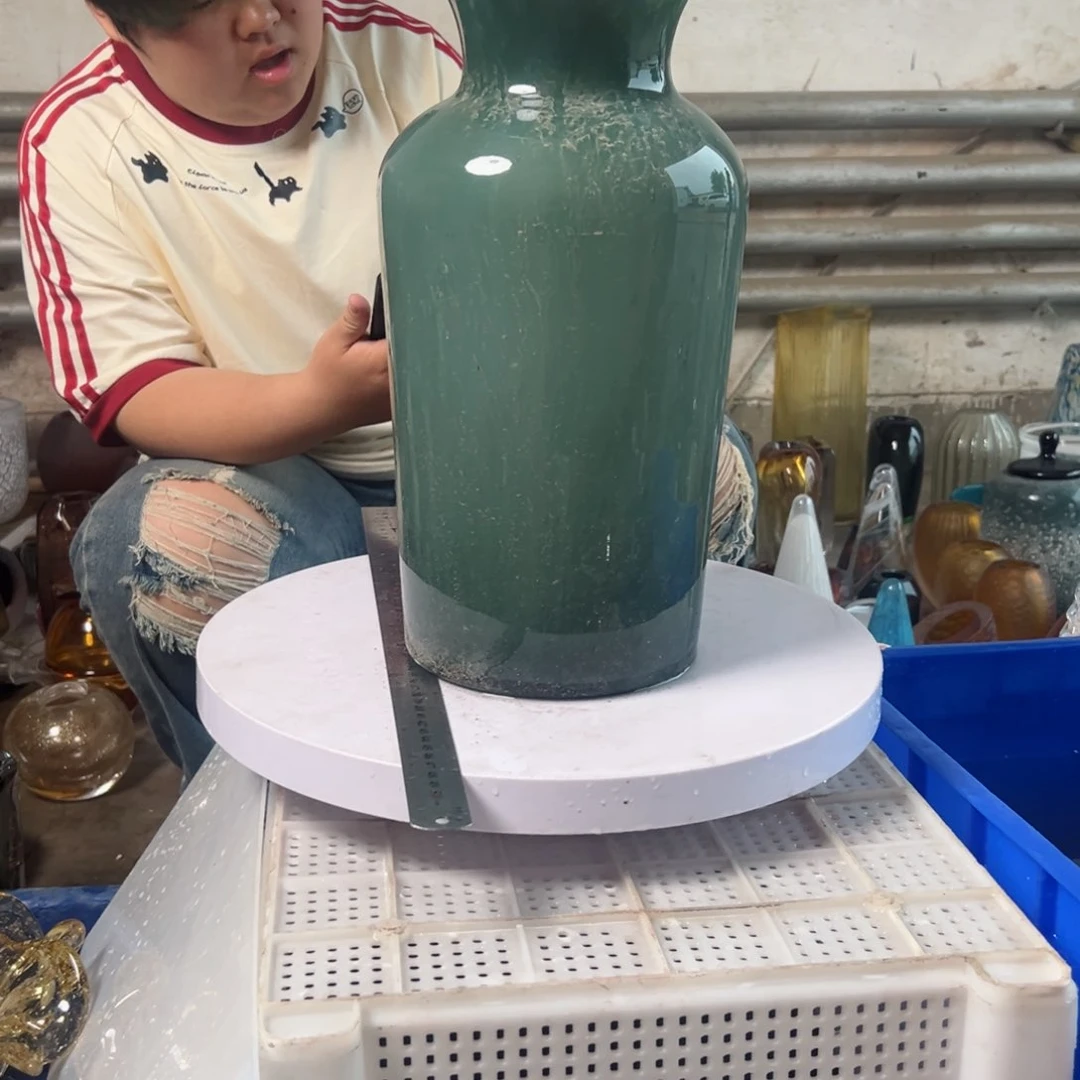 灰绿琉璃花器摆件高度41微瑕