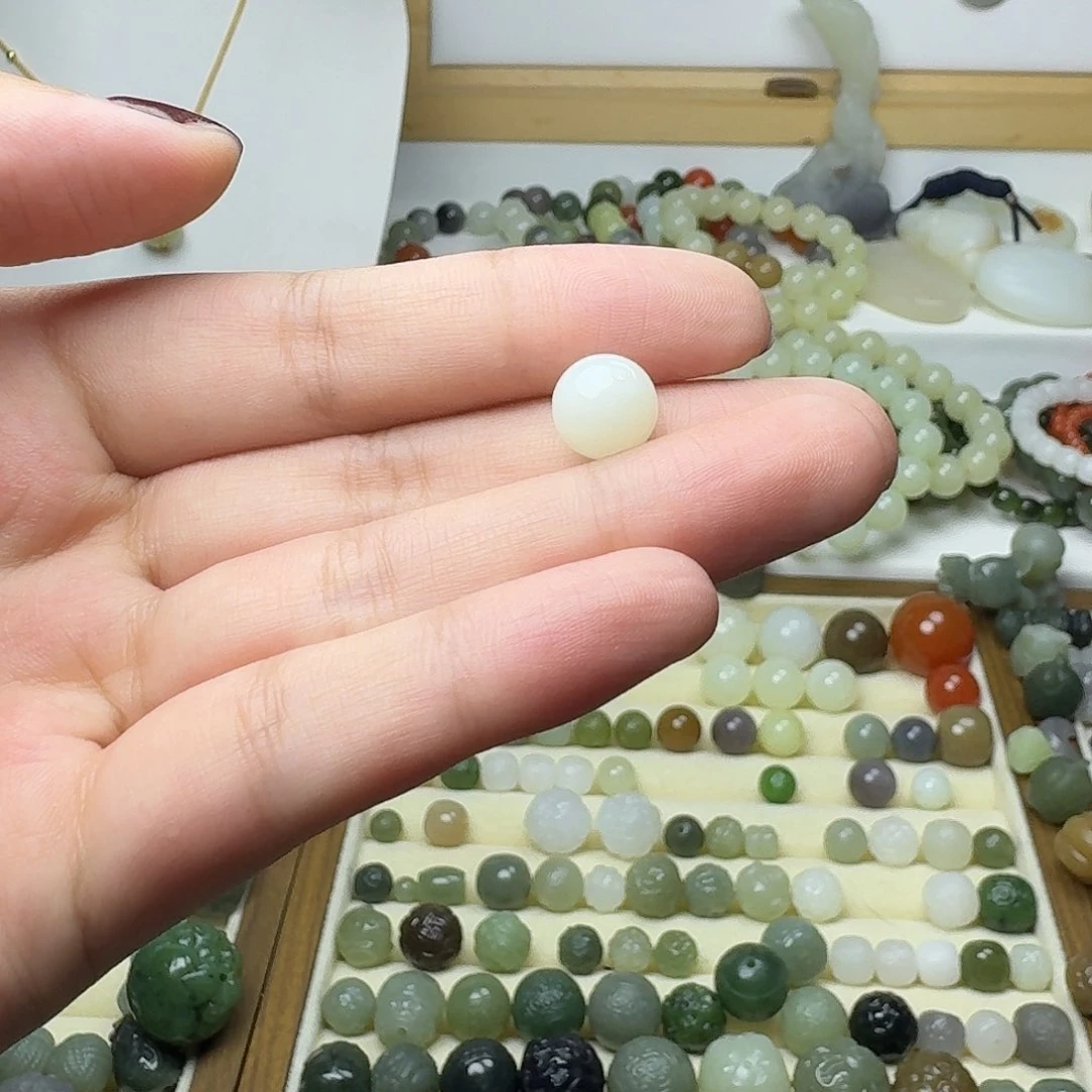 和田玉未镶嵌珠宝半成品J**e和田玉白玉精品13颗10mm
