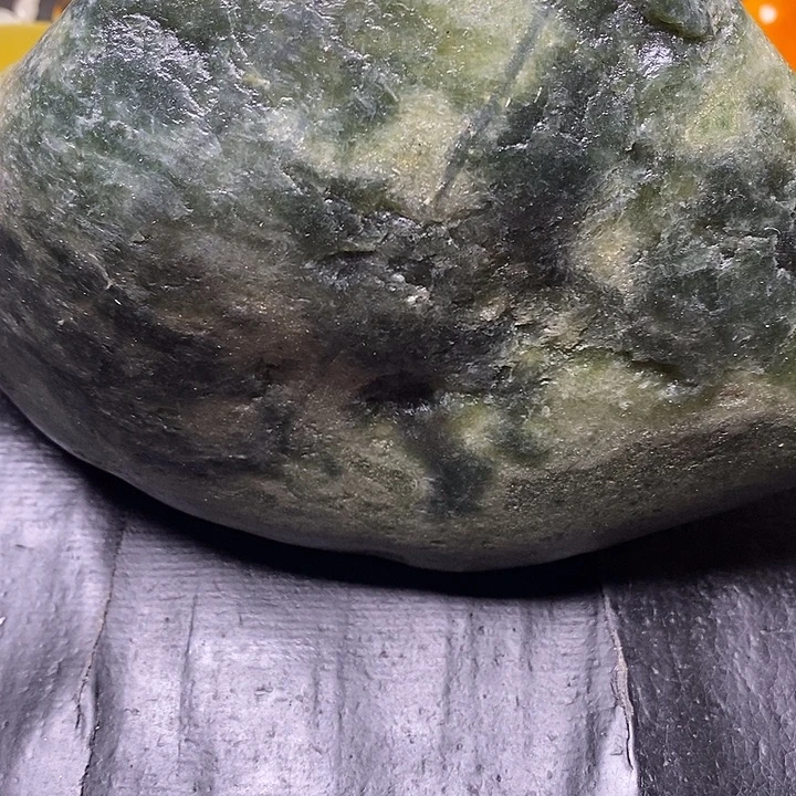 和田玉未镶嵌耳饰