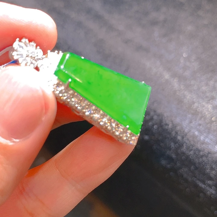 【闪购商品】翡翠颈饰银S925镶嵌翡翠