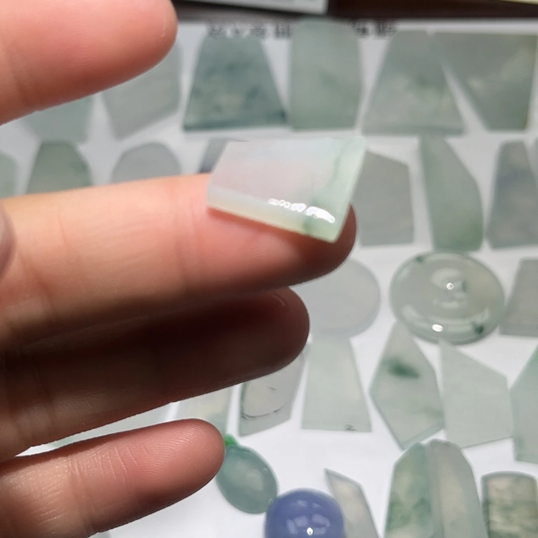 翡翠未镶嵌颈饰6778