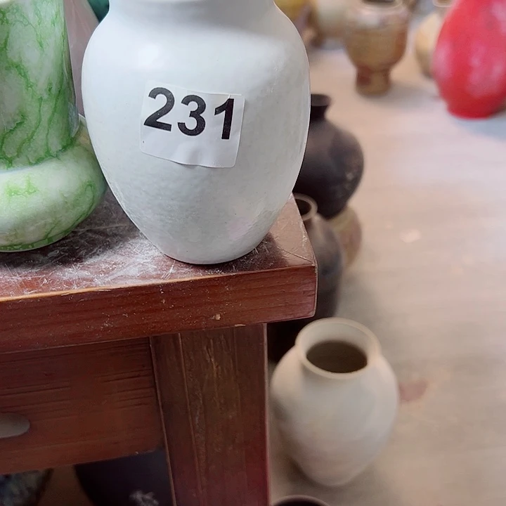 陶瓷精品口6，高13，231，微瑕摆件