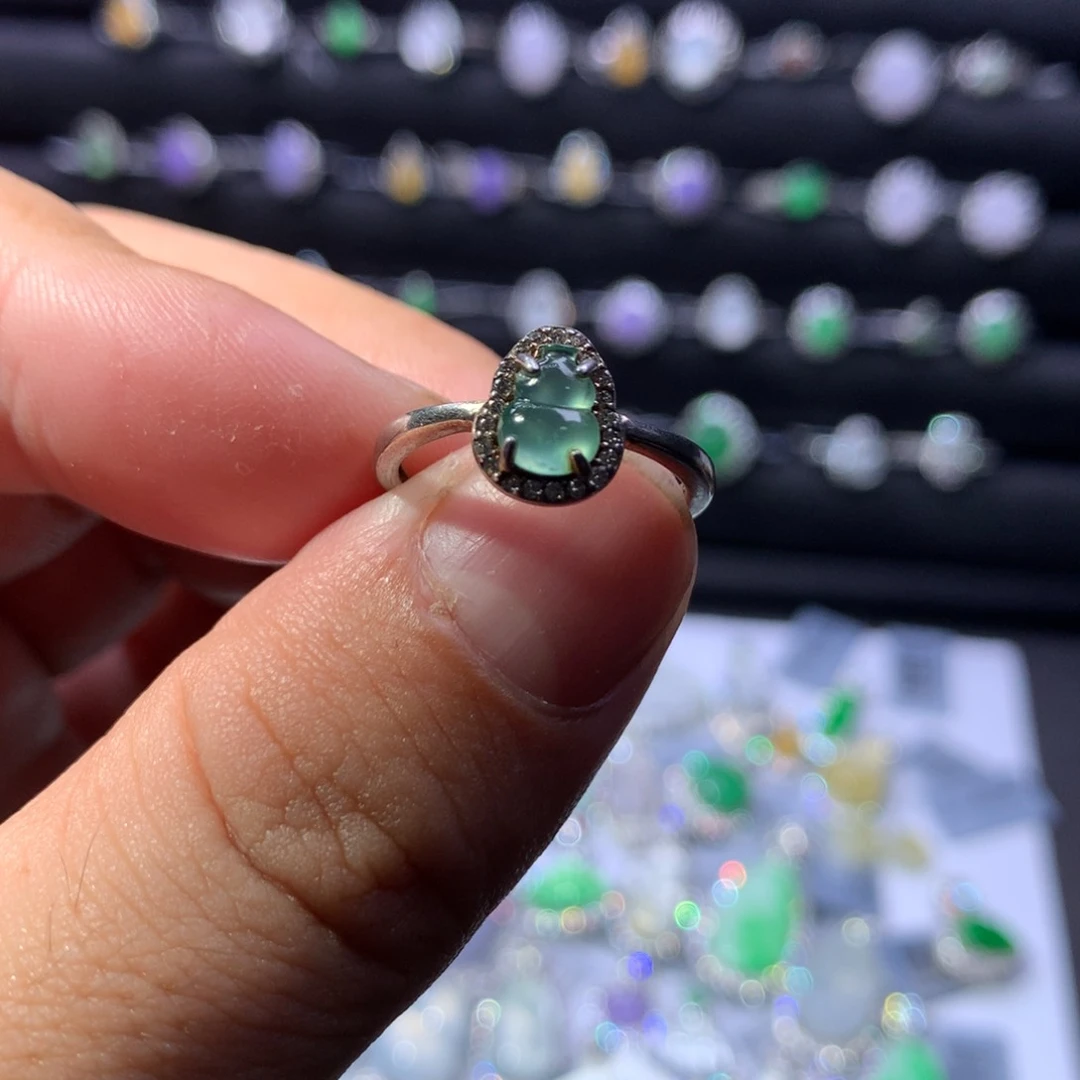 银S925镶嵌翡翠耳饰葫芦