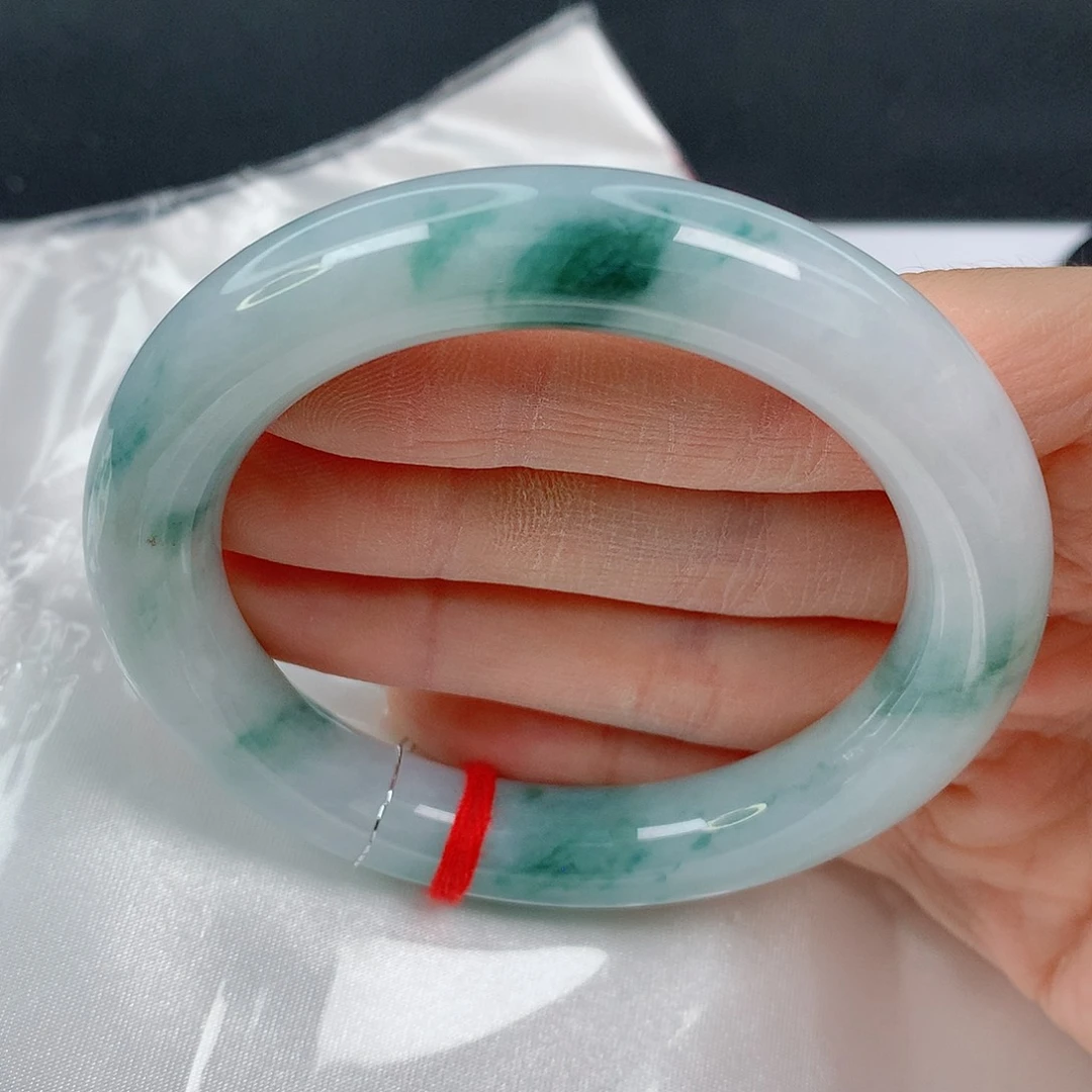 未镶嵌手镯翡翠54.7胖圆条，飘蓝花，完整，025