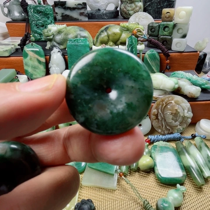 独山玉未镶嵌珠宝半成品