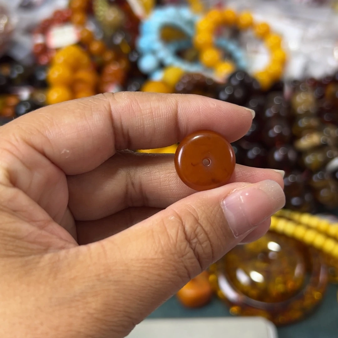 未镶嵌琥珀珠宝奇石476