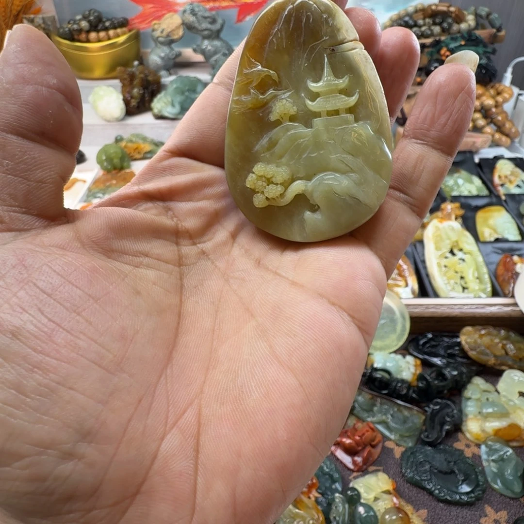 蛇纹石玉未镶嵌颈饰