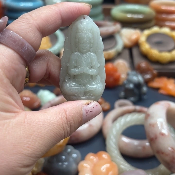 石英岩玉合金颈饰