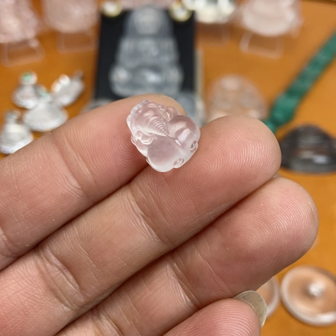 石英质玉吊坠未镶嵌