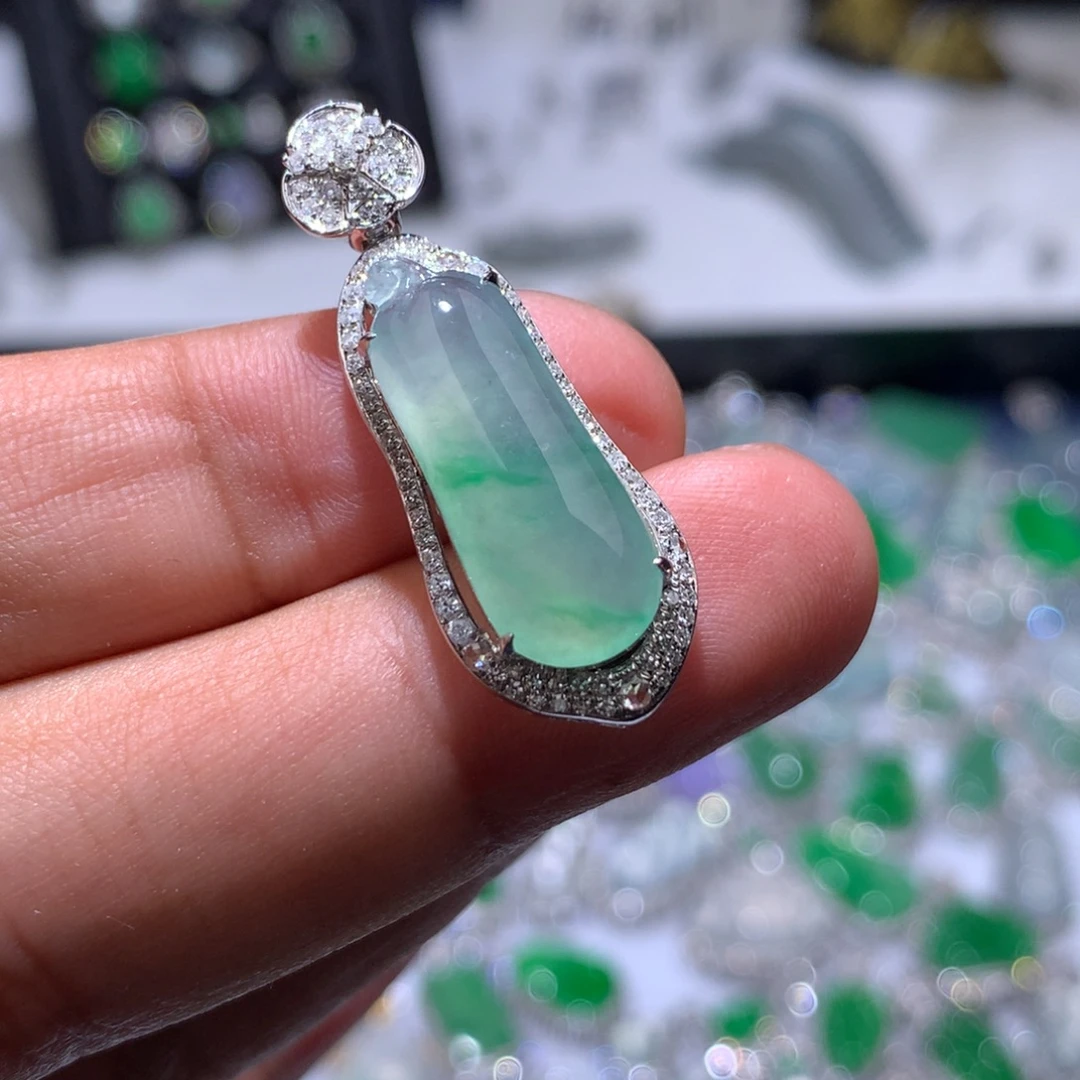 翡翠18K金镶嵌吊坠(不含链)