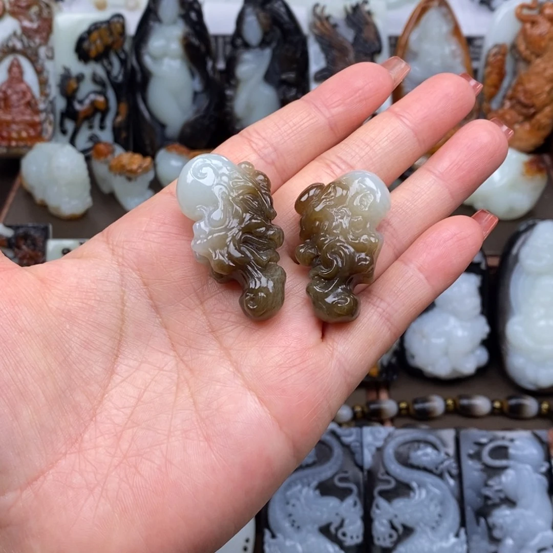 颈饰未镶嵌和田玉