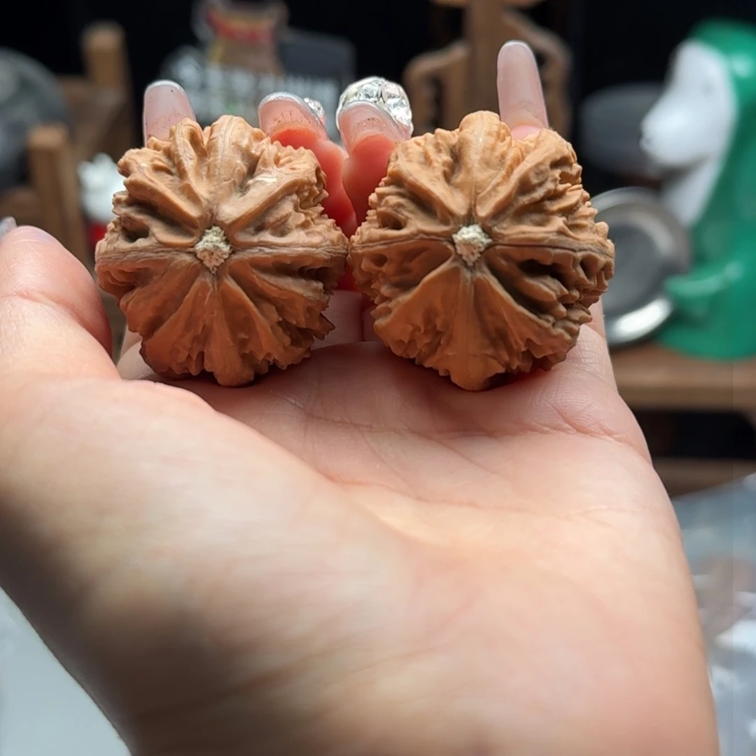 文玩核桃把件关东木子楸百核20花皮