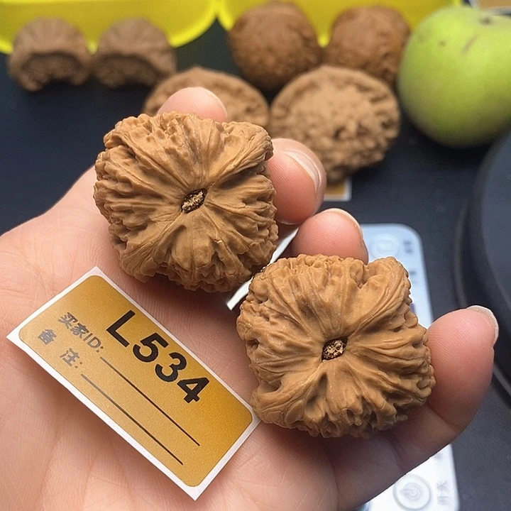 文玩核桃把件南疆3.8