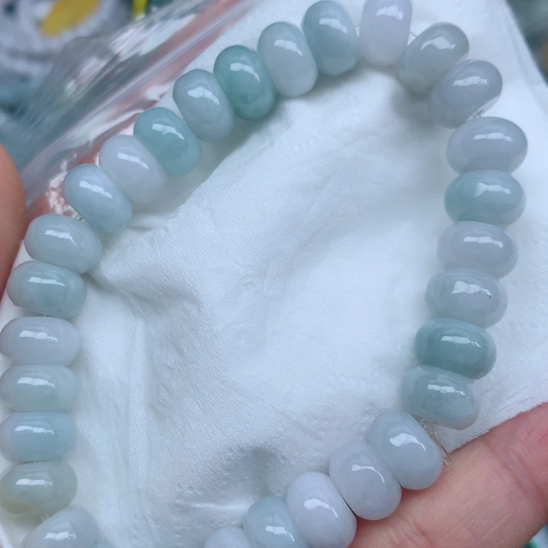 翡翠挂件未镶嵌翡翠