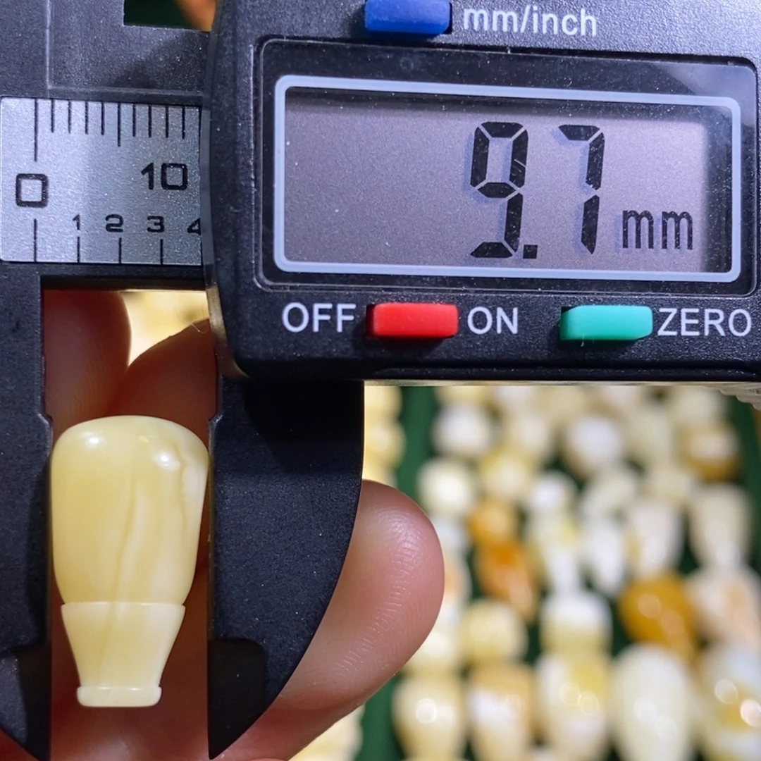 蜜蜡未镶嵌裸石配饰