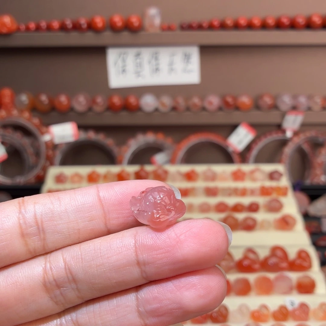南红玛瑙未镶嵌川料飞天貔貅