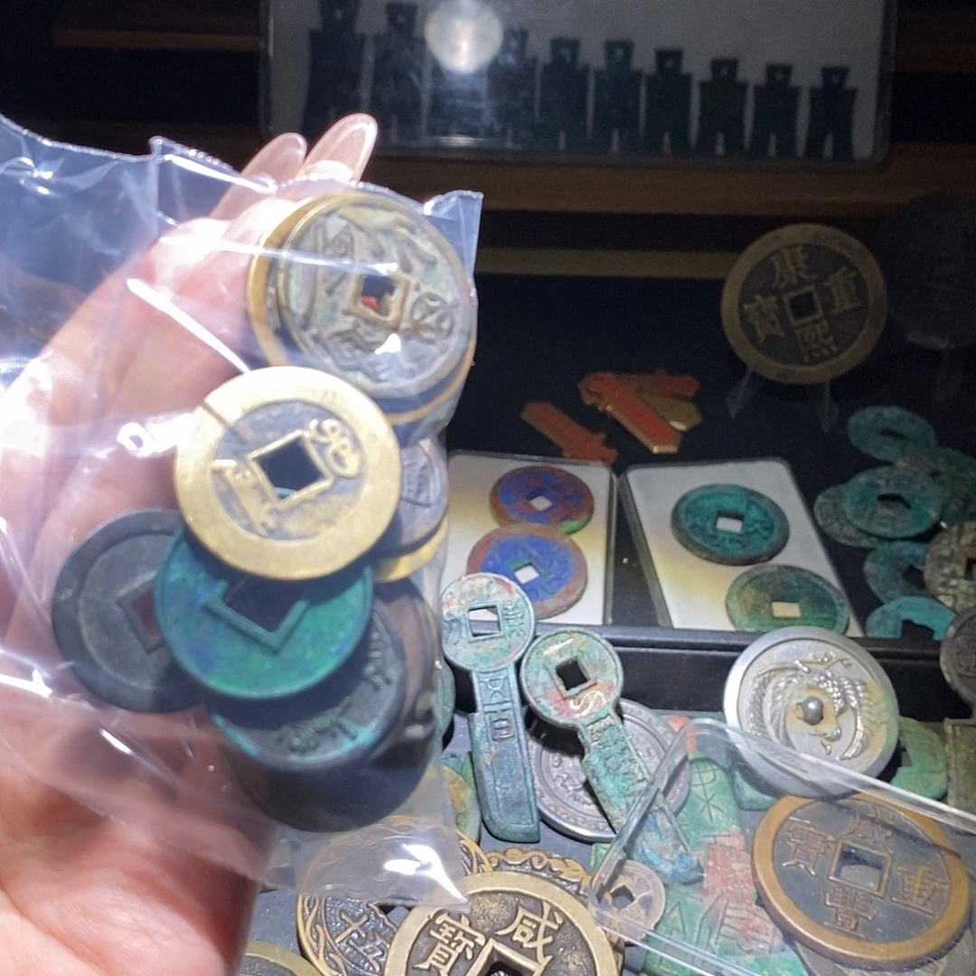 小***阎铜现代仿制工艺品