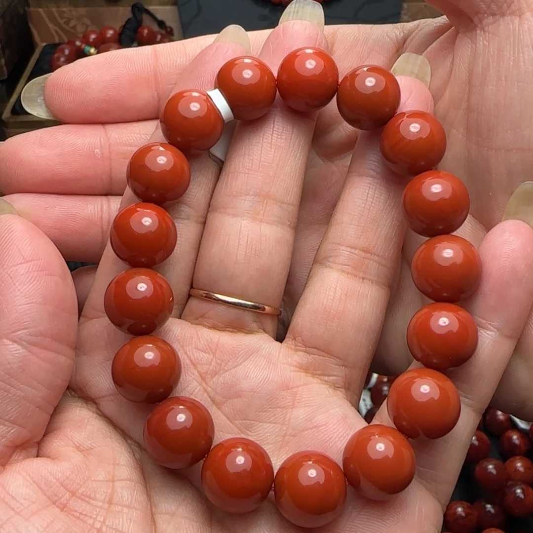 L****南红玛瑙未镶嵌手串