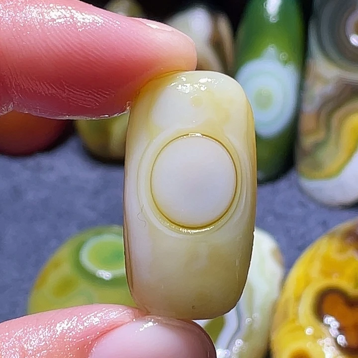 玛瑙/玉髓未镶嵌珠宝奇石