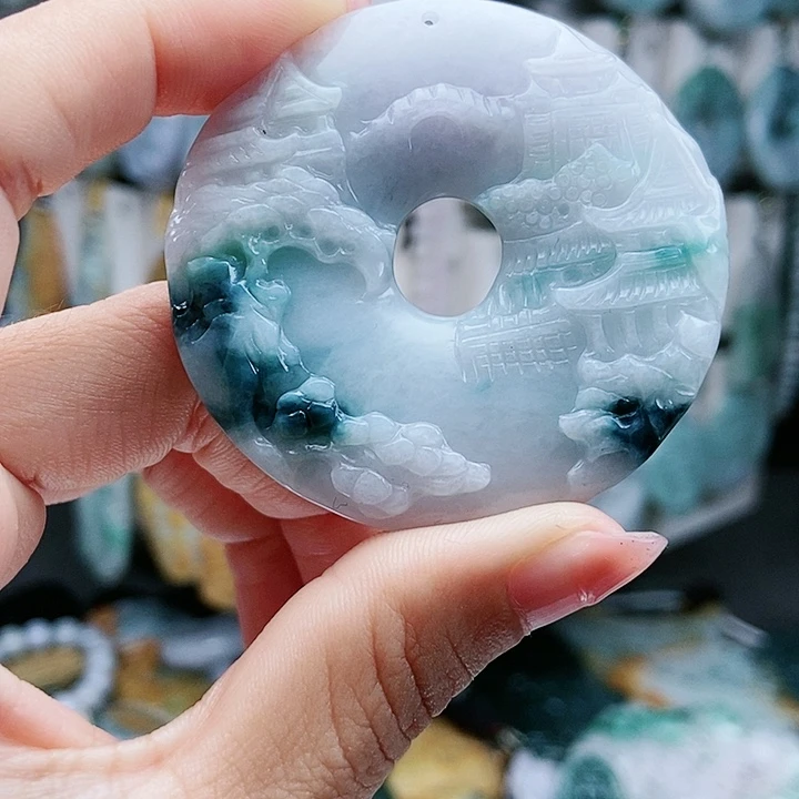 颈饰足铂镶嵌翡翠翡翠