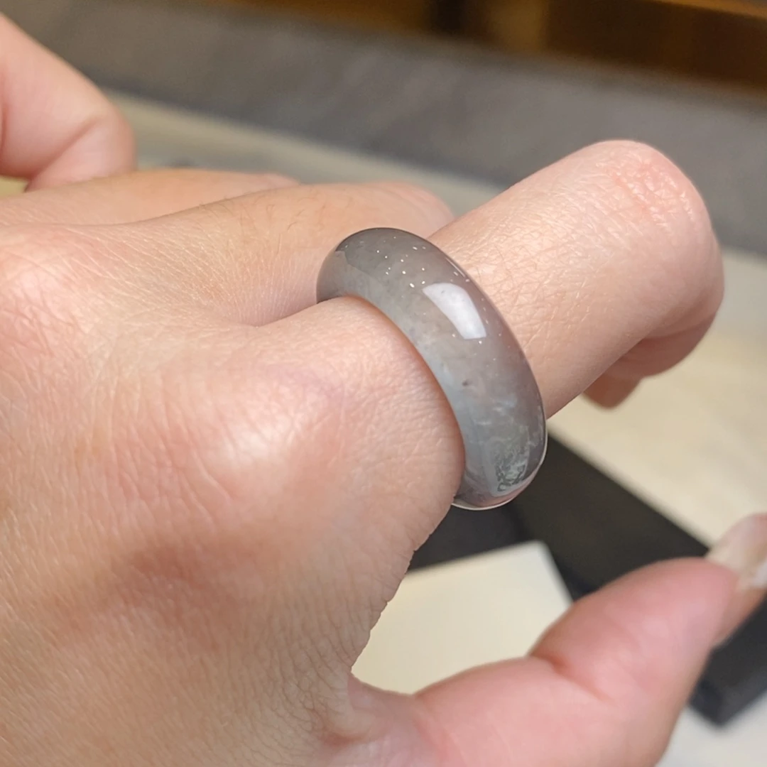 翡翠戒圈未镶嵌黑冰