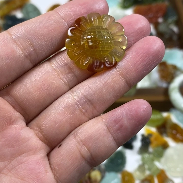 未镶嵌蛇纹石玉吊坠