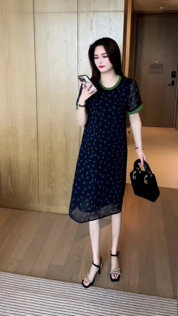 时尚连衣裙女2025夏季新款洋气质拼色显瘦减龄花雪纺碎花中长款裙