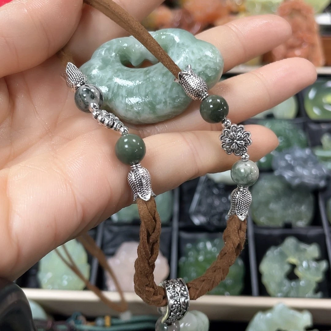 蛇纹石玉颈饰未镶嵌