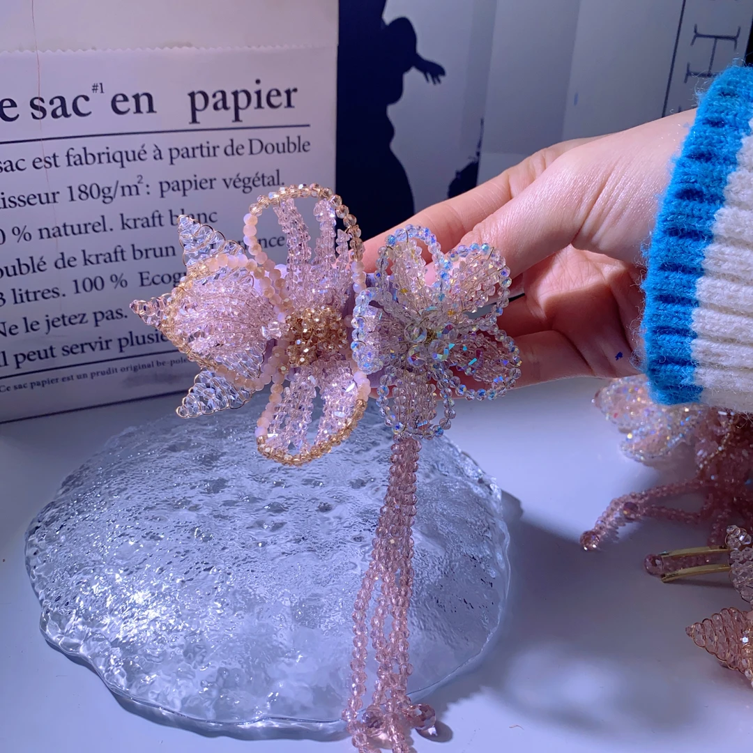 A8609编号紫莹轻奢发饰《方扭》